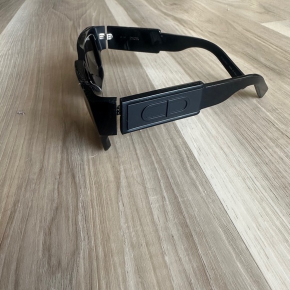 Dior Sunglasses (Black) - Picture 2 of 6